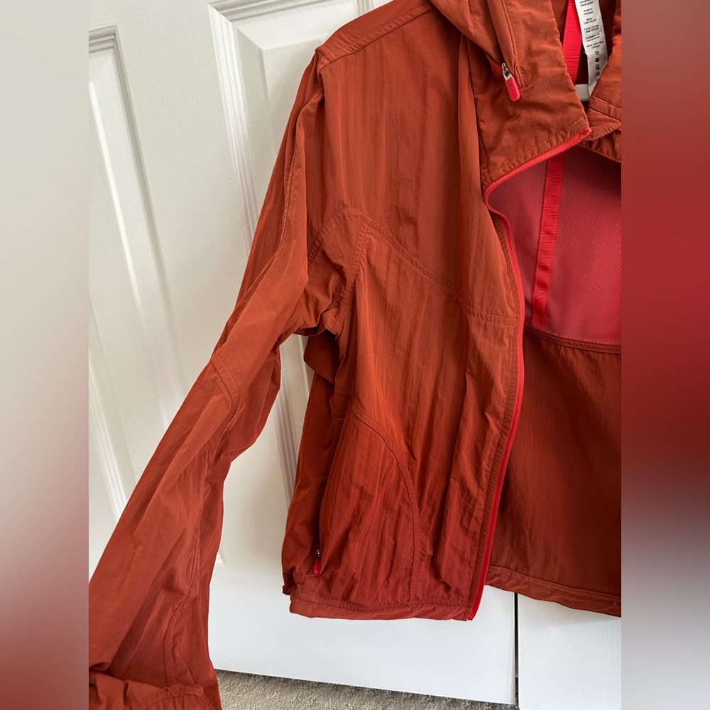 Lululemon Lightweight Hooded Jacket (Pale Raspberry) - Picture 7 of 12